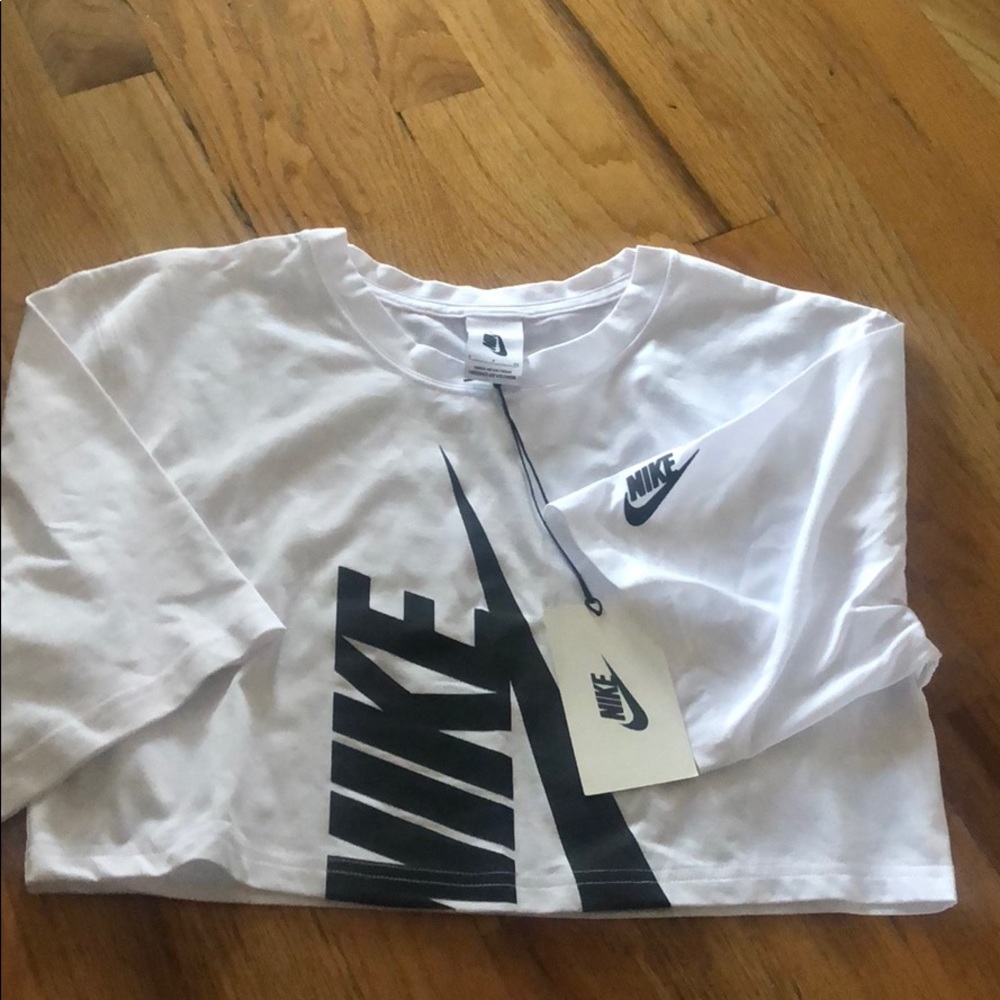 Nike Sportswear Women’s Crop Top Small NwT